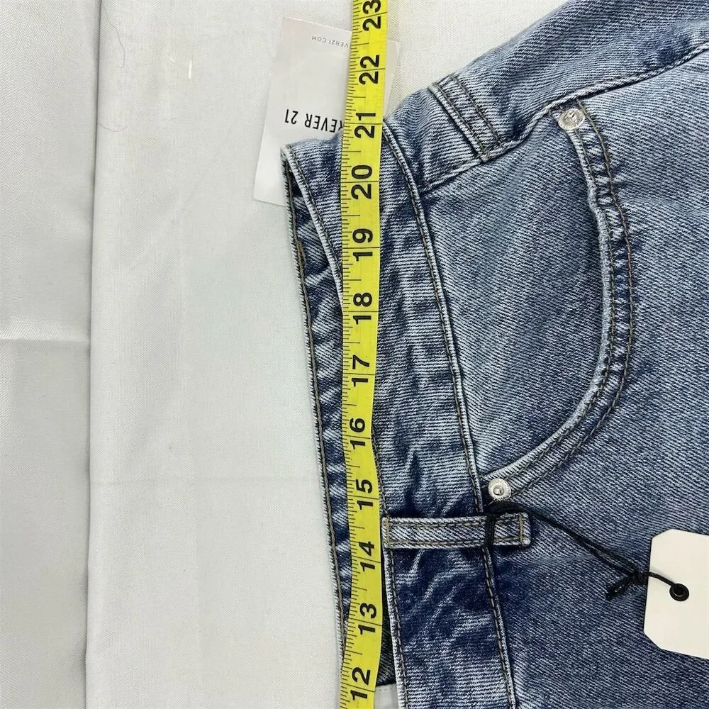 FOREVER 21 Women's High Rise Denim Shorts Distressed Frayed Hem Size 20 NWT - Picture 6 of 12